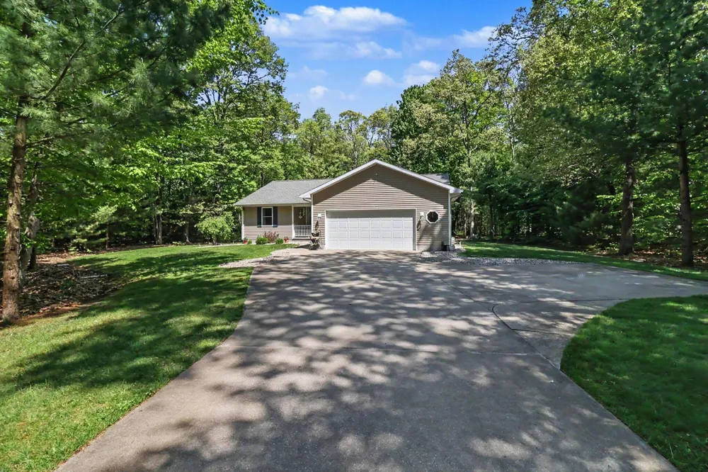 6544 W Forest Edge Drive Hamlin Township, MI 49431