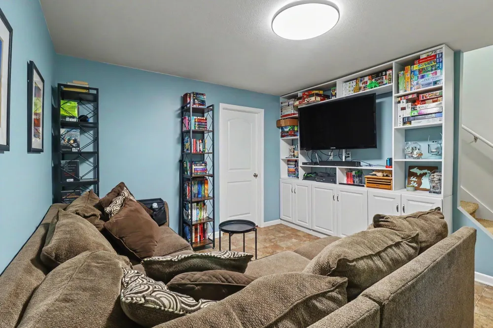 6544 W Forest Edge Drive Hamlin Township, MI 49431