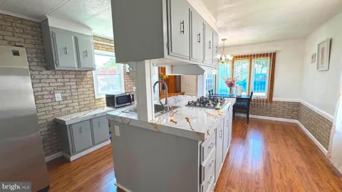 28 ROCKYWOOD LANE