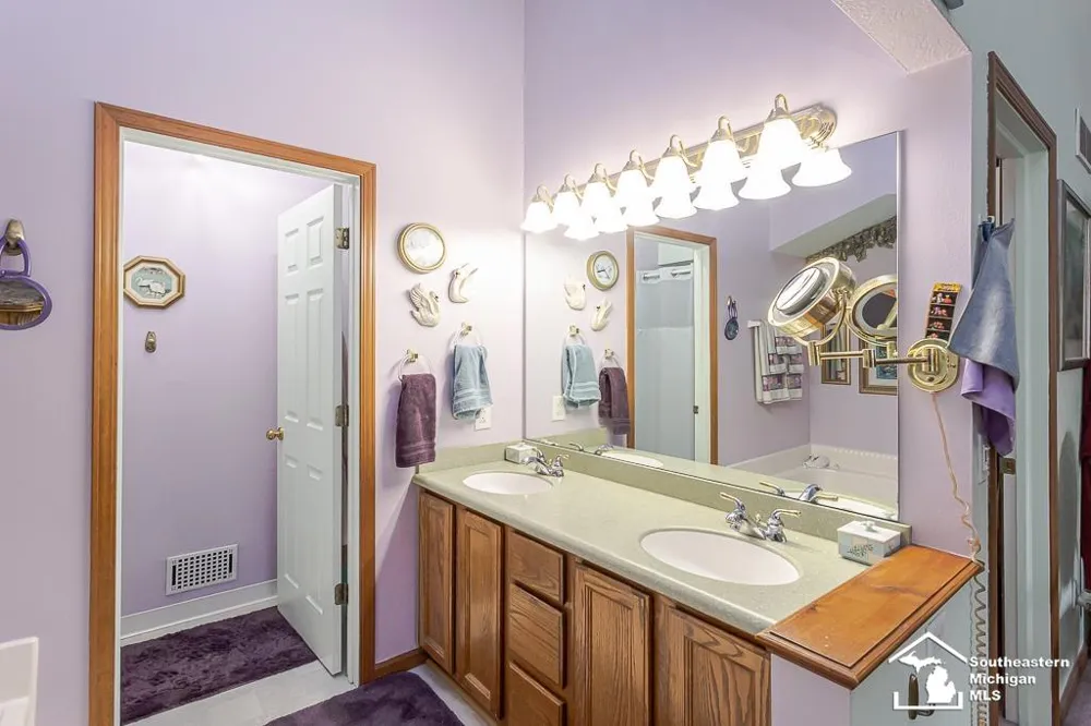 6820 stonegate Drive Bedford Township, MI 48182