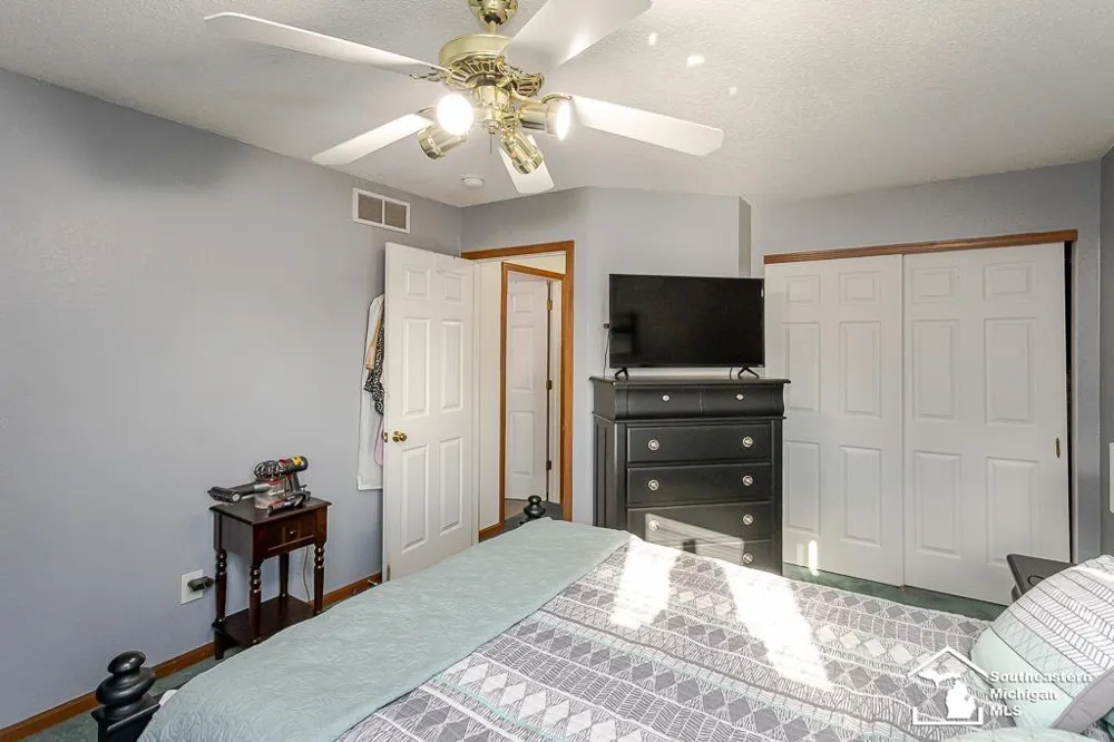 6820 stonegate Drive Bedford Township, MI 48182