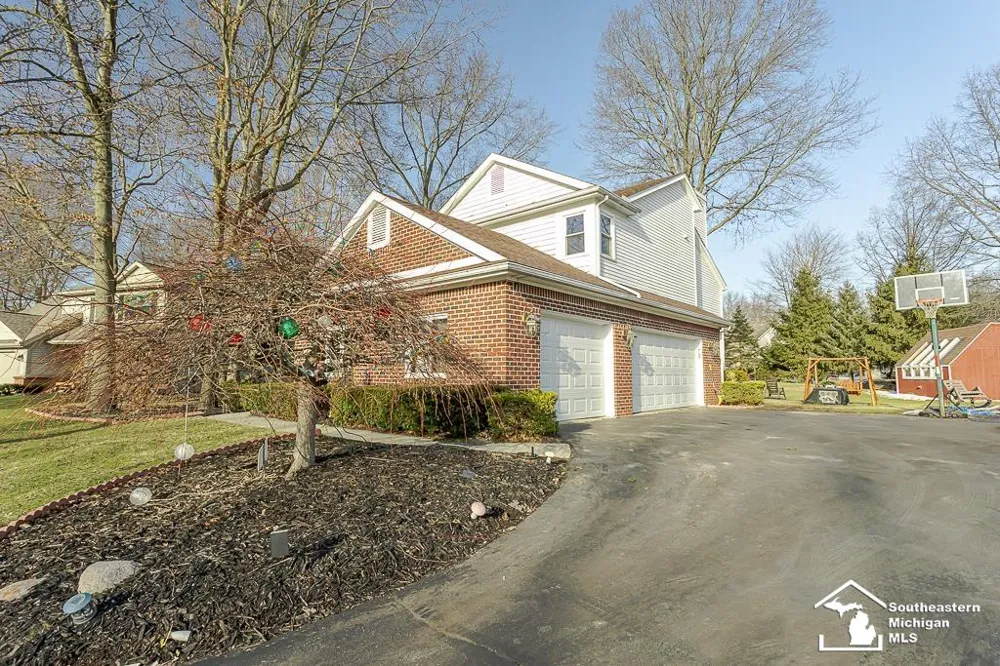 6820 stonegate Drive Bedford Township, MI 48182