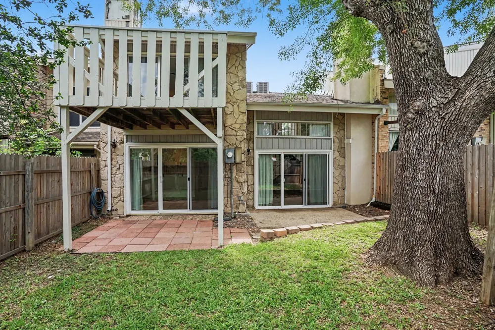 2974 Country Place Circle Carrollton, TX 75006