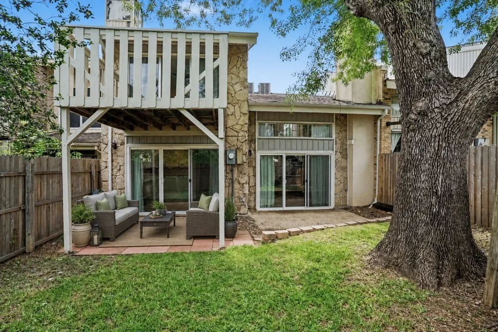 2974 Country Place Circle Carrollton, TX 75006