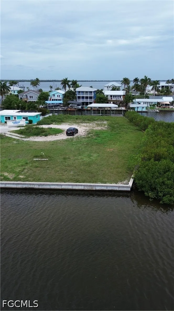 SECOND STREET Matlacha, FL 33993