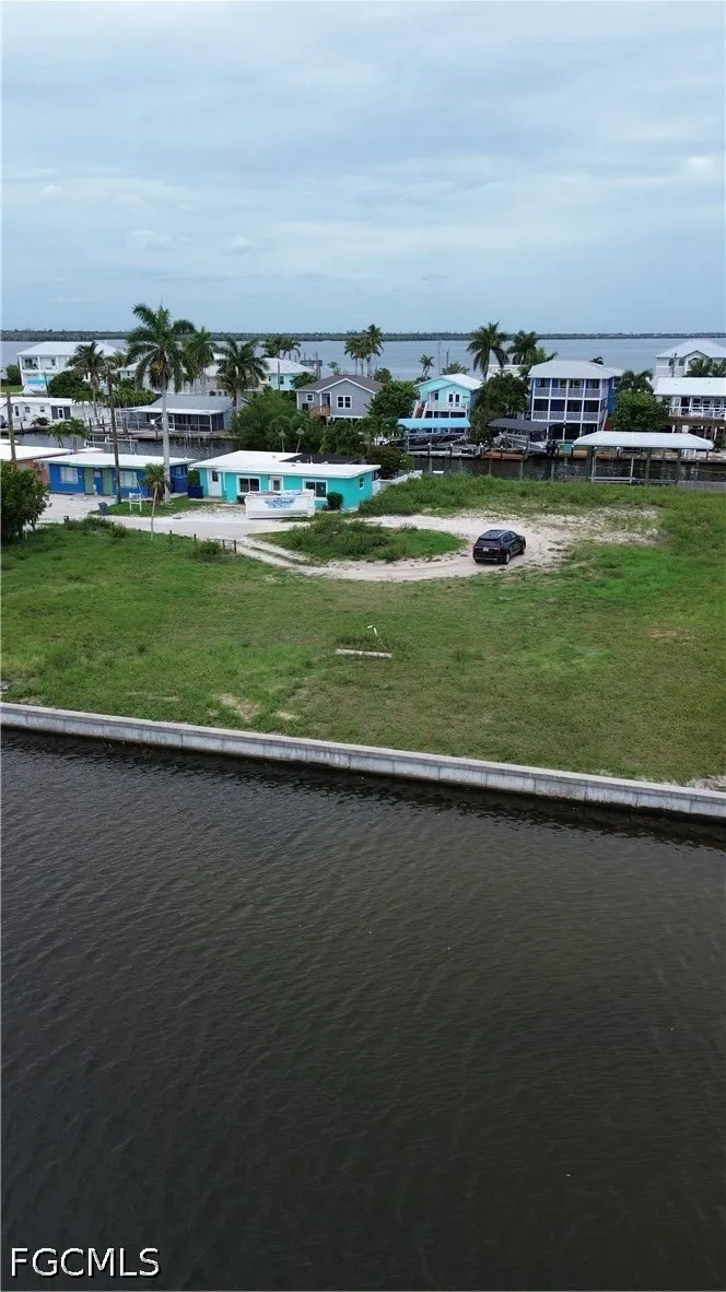 SECOND STREET Matlacha, FL 33993