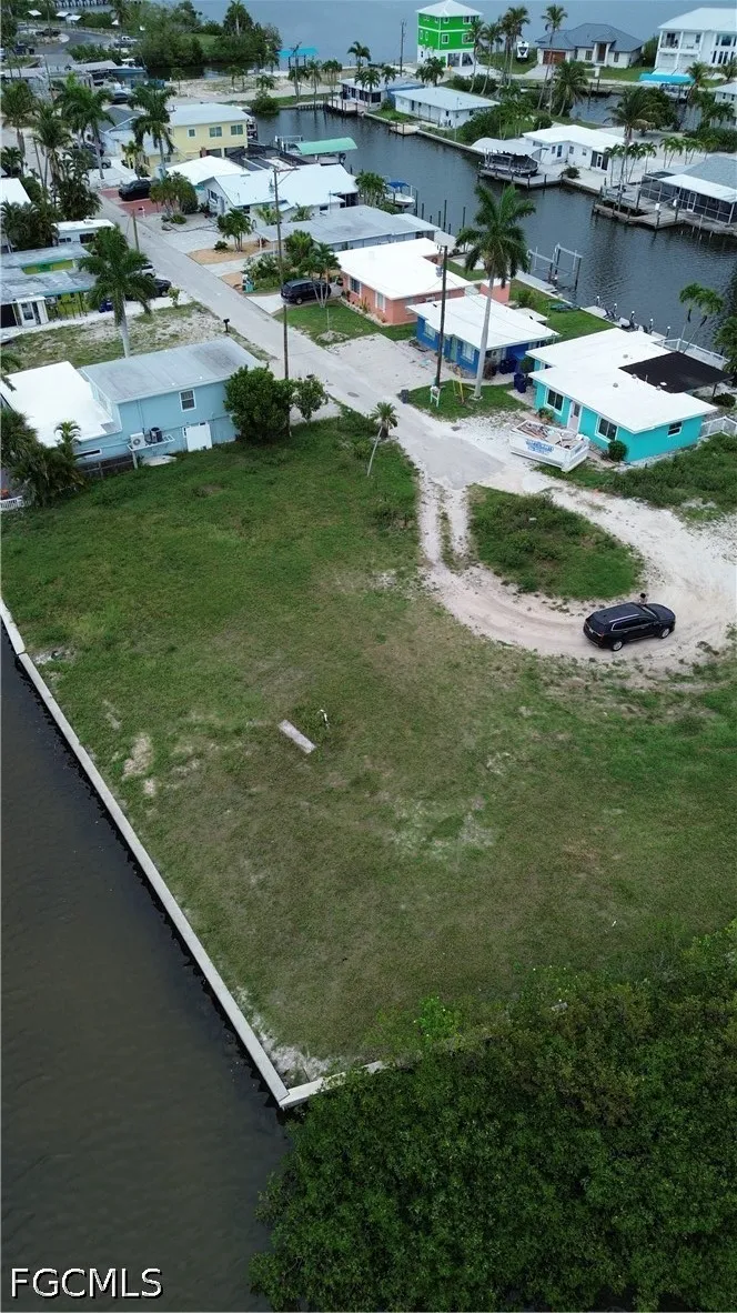 SECOND STREET Matlacha, FL 33993