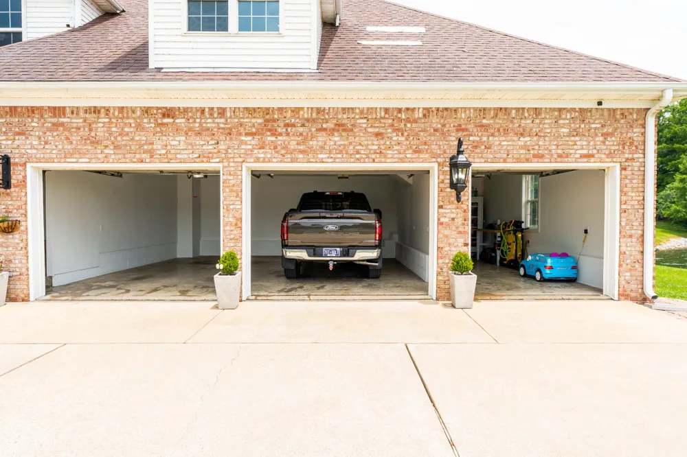 2164 Fairway Dr Dyersburg, TN 38024
