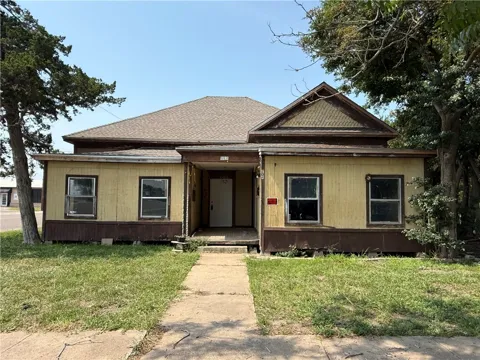 202 E Fordyce Avenue