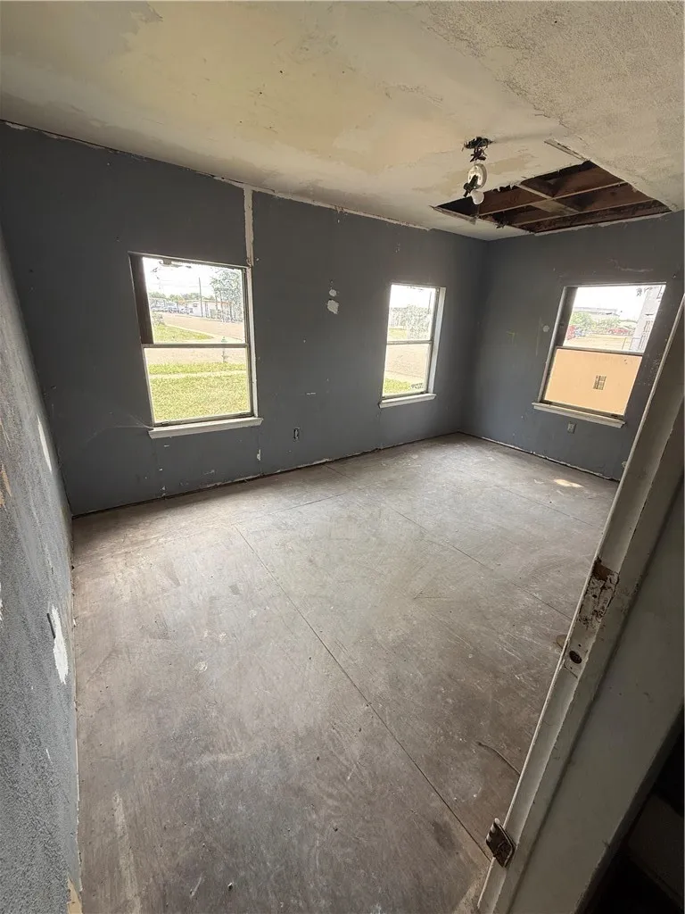 202 E Fordyce Avenue Kingsville, TX 78363