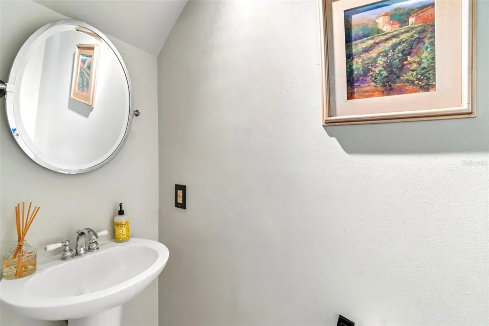 4950 BAYSHORE BOULEVARD #30 Tampa, FL 33611