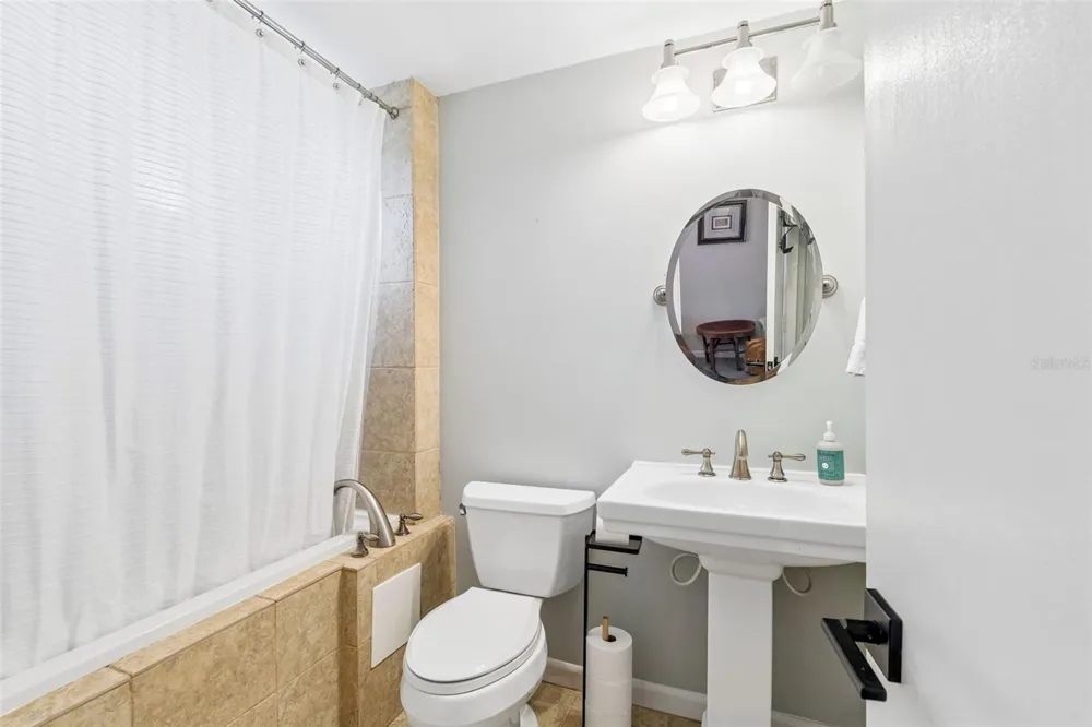 4950 BAYSHORE BOULEVARD #30 Tampa, FL 33611