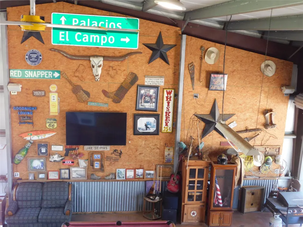 291 White Marlin Drive Port Lavaca, TX 77979