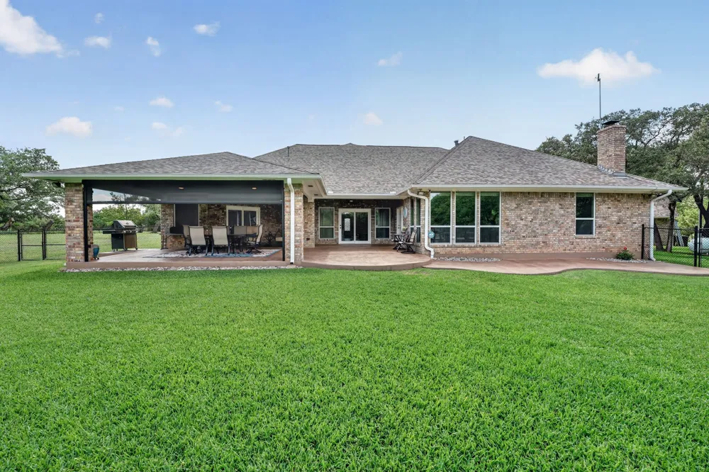 104 Lakewood Trail Leander, TX 78641