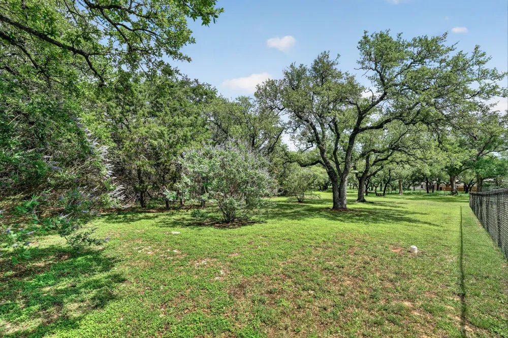 104 Lakewood Trail Leander, TX 78641