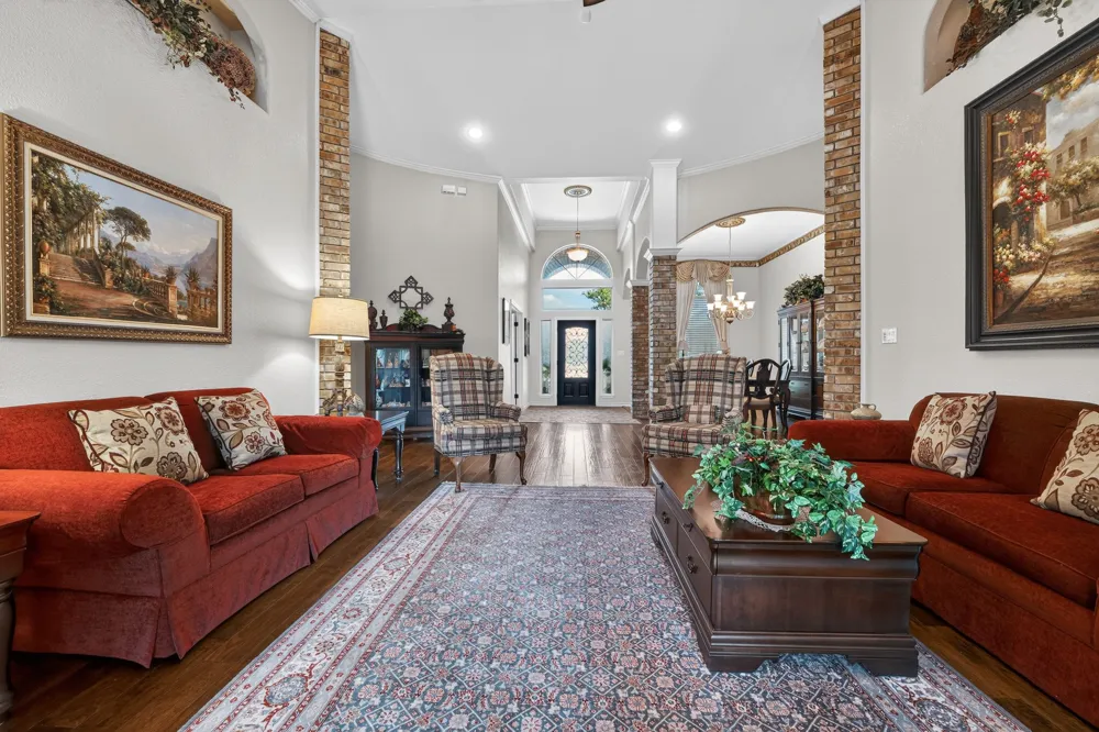 104 Lakewood Trail Leander, TX 78641