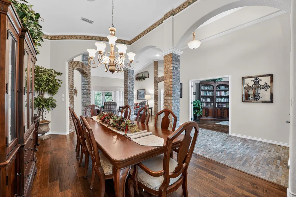 104 Lakewood Trail Leander, TX 78641