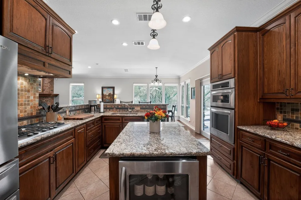 104 Lakewood Trail Leander, TX 78641