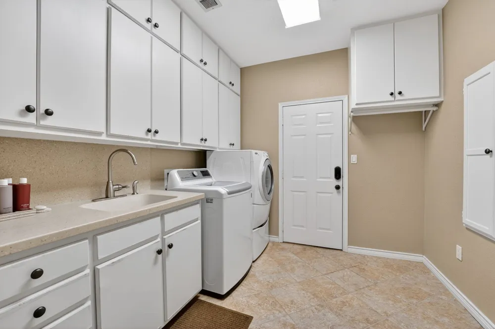 104 Lakewood Trail Leander, TX 78641