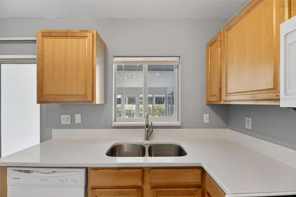 2258 FLUORSHIRE DRIVE Brandon, FL 33511