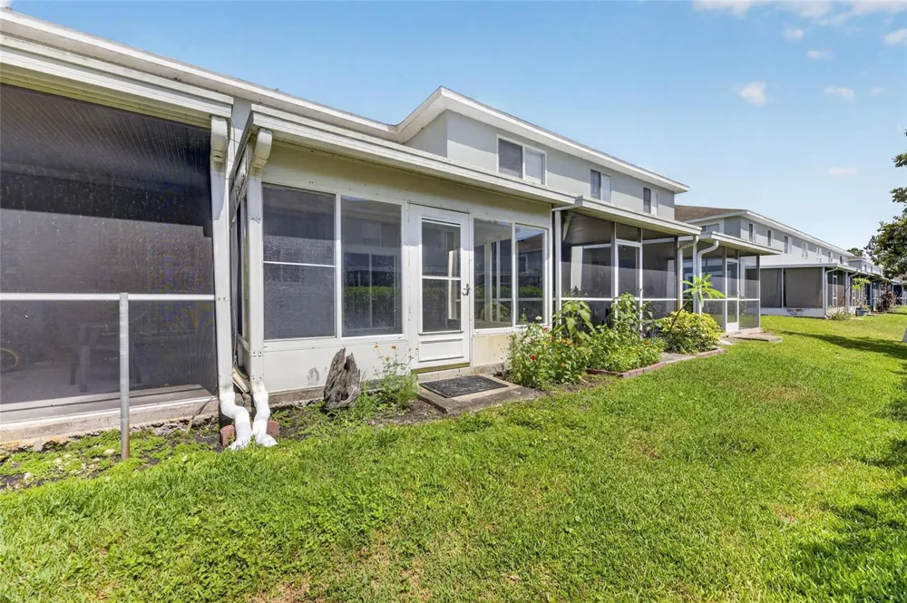 2258 FLUORSHIRE DRIVE Brandon, FL 33511