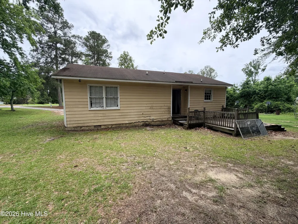 199 Zoo Road S Roanoke Rapids, NC 27870