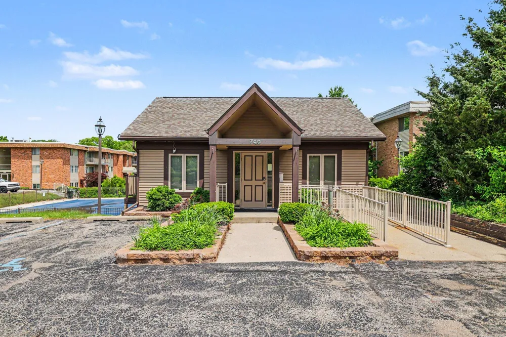 734 W Kilgore Road #303 Kalamazoo, MI 49008
