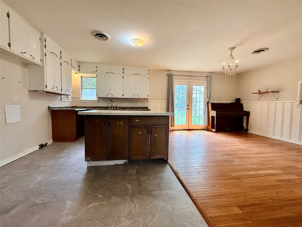 105 Ragland Street Graham, TX 76450