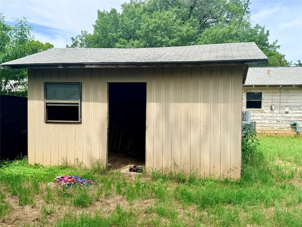 105 Ragland Street Graham, TX 76450