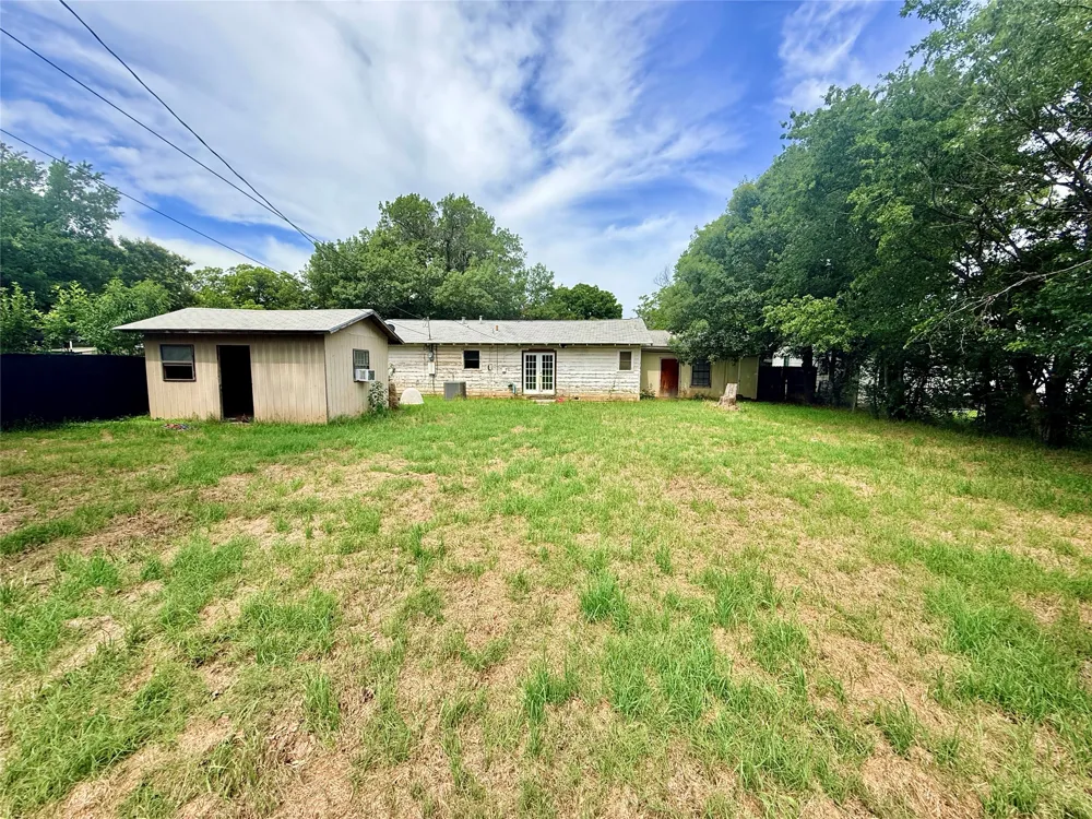 105 Ragland Street Graham, TX 76450