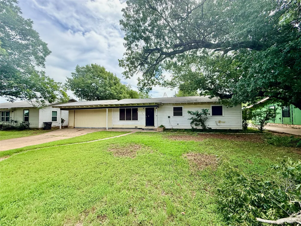 105 Ragland Street Graham, TX 76450