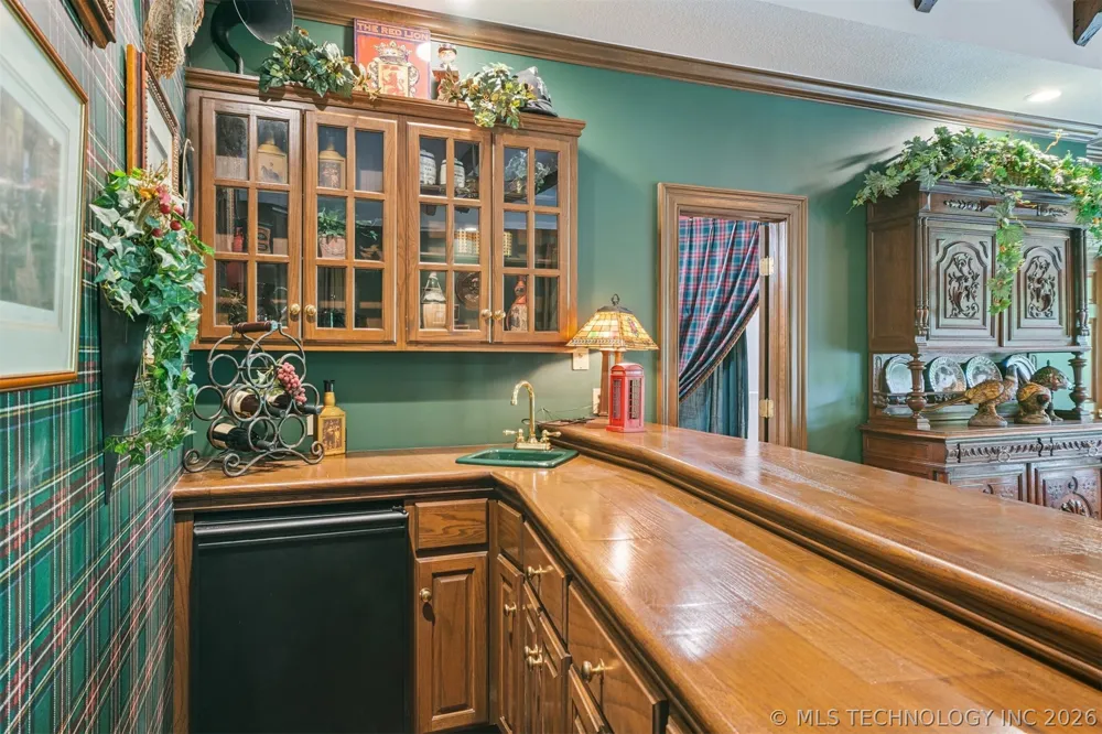 9835 E Shadowlake Drive Claremore, OK 74017
