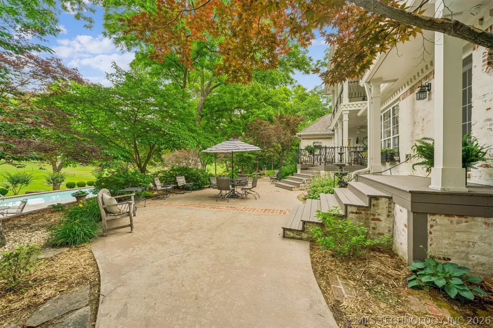9835 E Shadowlake Drive Claremore, OK 74017