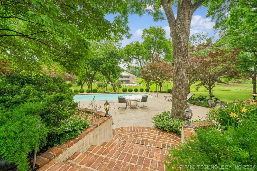 9835 E Shadowlake Drive Claremore, OK 74017