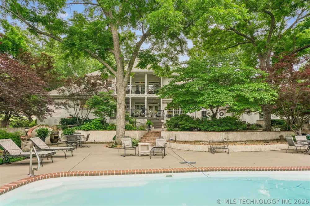 9835 E Shadowlake Drive Claremore, OK 74017