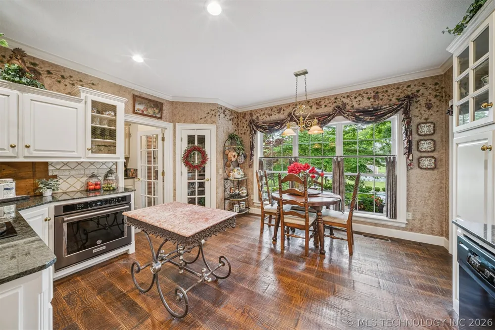 9835 E Shadowlake Drive Claremore, OK 74017