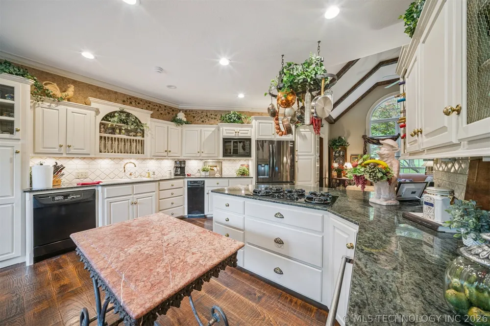 9835 E Shadowlake Drive Claremore, OK 74017