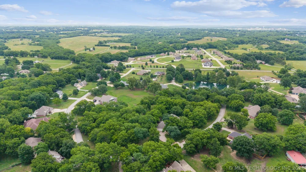 9835 E Shadowlake Drive Claremore, OK 74017