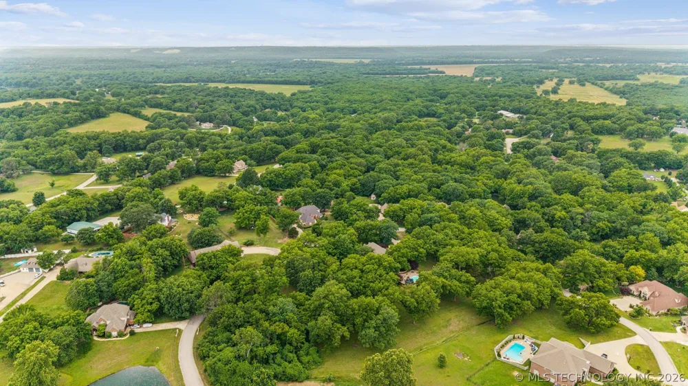 9835 E Shadowlake Drive Claremore, OK 74017
