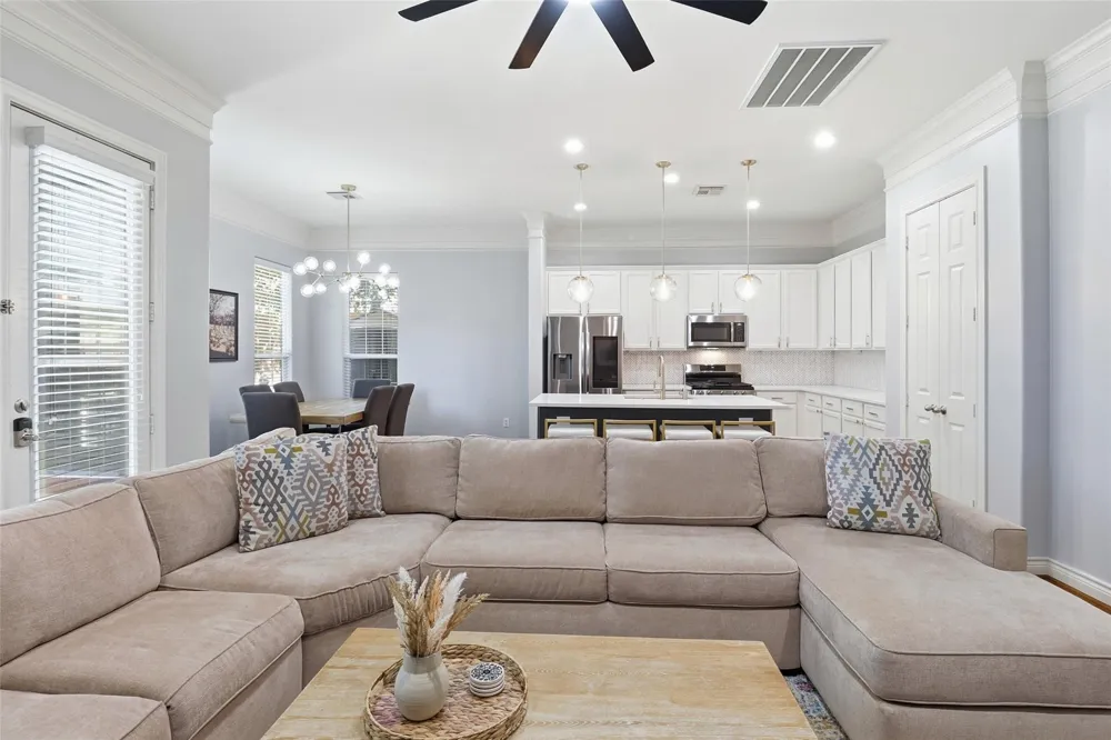 11119 Sherwood Forest Glen Drive Houston, TX 77043