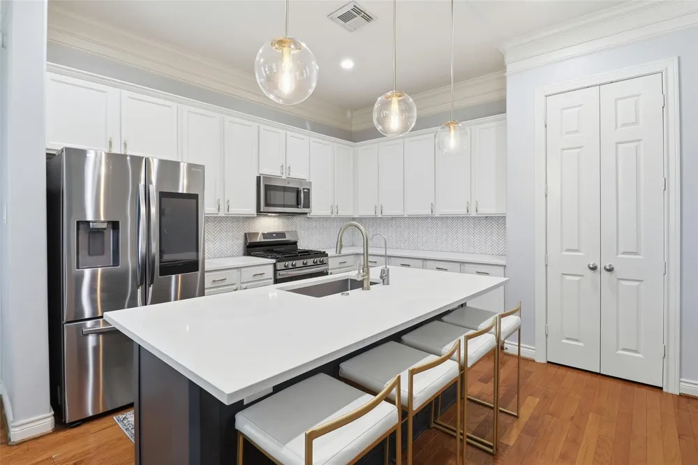 11119 Sherwood Forest Glen Drive Houston, TX 77043