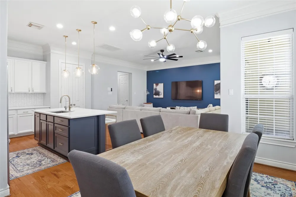 11119 Sherwood Forest Glen Drive Houston, TX 77043