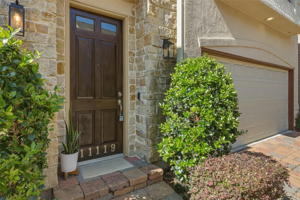 11119 Sherwood Forest Glen Drive Houston, TX 77043