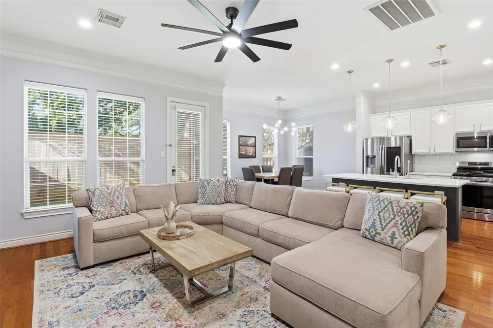 11119 Sherwood Forest Glen Drive Houston, TX 77043