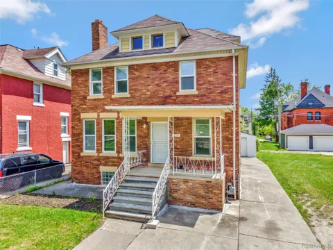 216 Holbrook Street