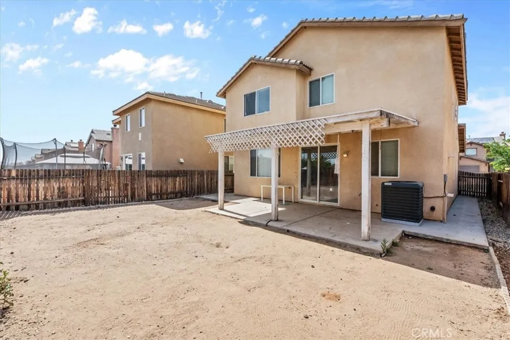 13736 Sunshine Terrace Victorville, CA 92394