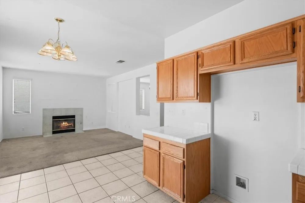 13736 Sunshine Terrace Victorville, CA 92394