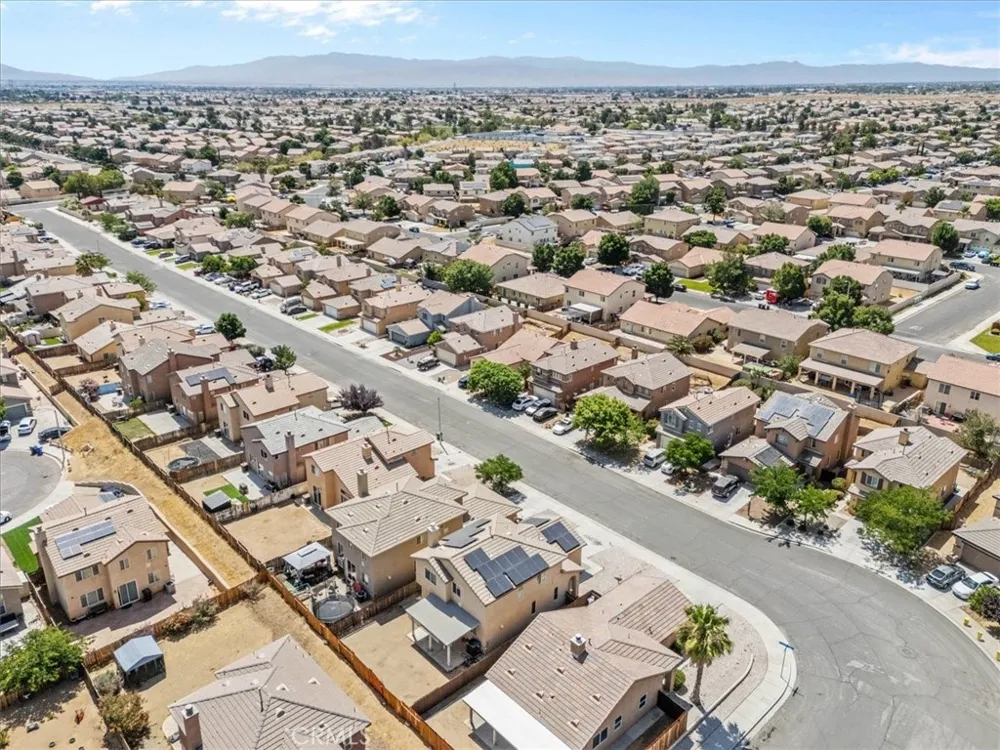 13736 Sunshine Terrace Victorville, CA 92394