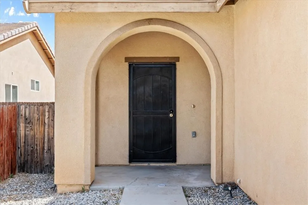 13736 Sunshine Terrace Victorville, CA 92394