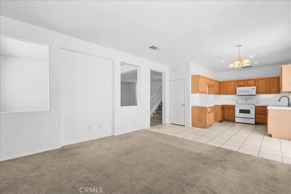 13736 Sunshine Terrace Victorville, CA 92394